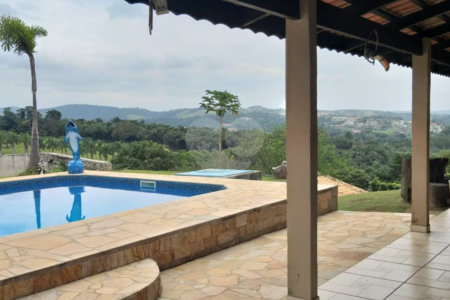 Chácara à venda com 3 suítes em Ribeirão dos Porcos, Atibaia, SP