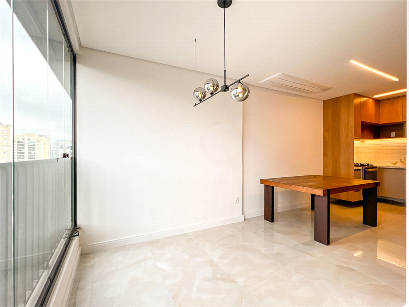 Apartamento à venda com 2 quartos, sendo 1 suíte, em Santo Amaro, São Paulo, SP