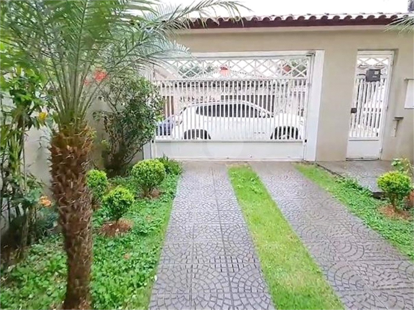Sobrado à venda com 3 quartos, sendo 1 suíte,  em Parque Vitória, São Paulo, SP