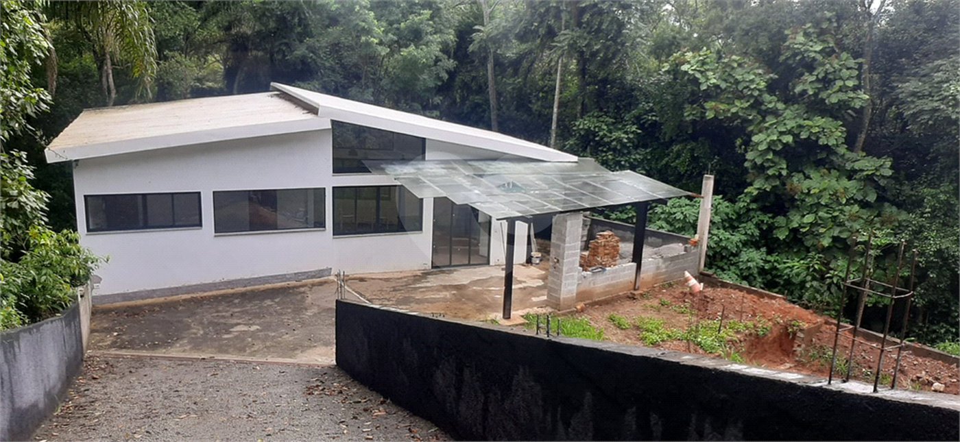 Casa à venda com 1 suíte no condomínio Associação Reserva das Hortênsias, Mairiporã - SP