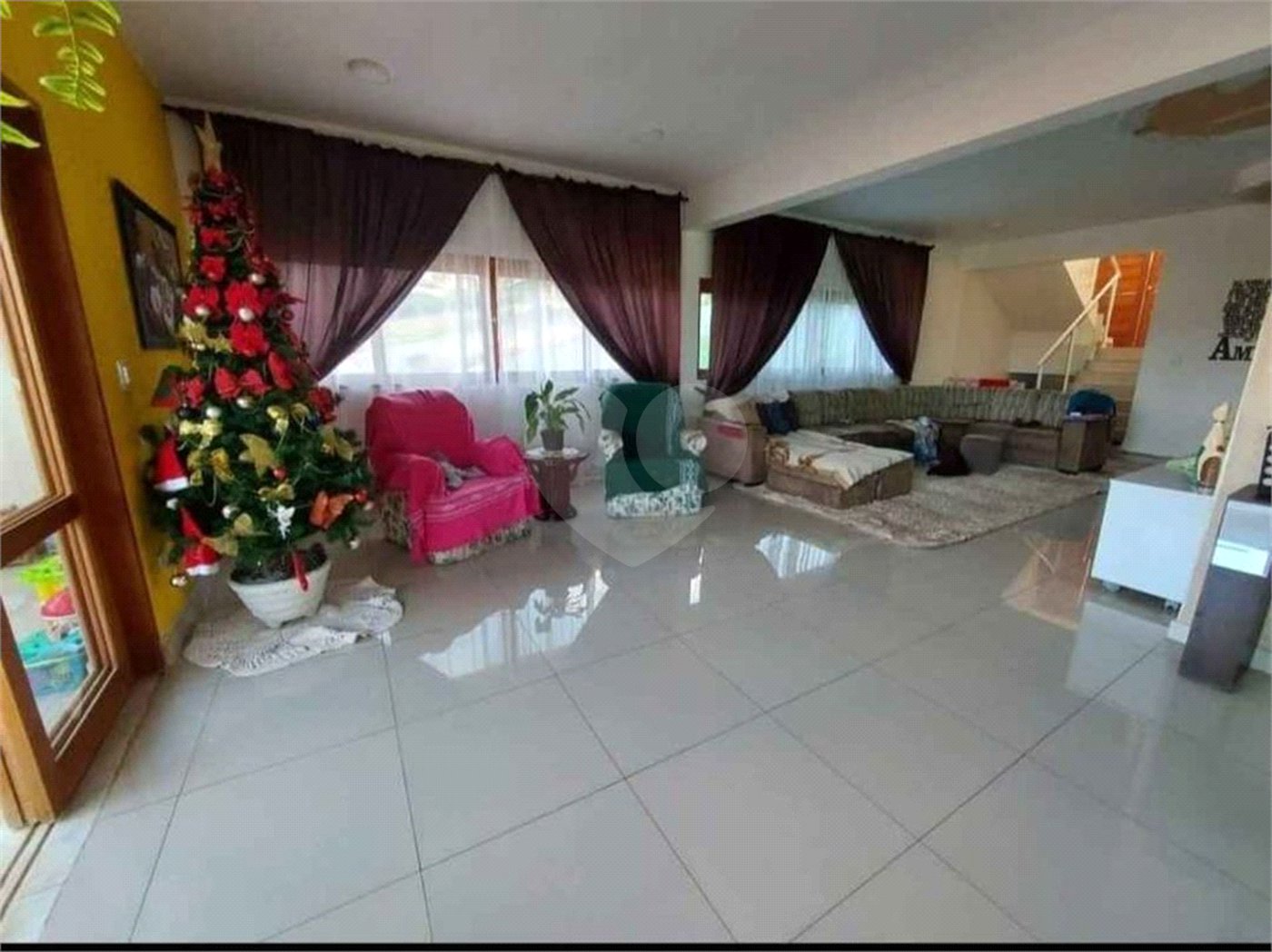 Casa à venda com 4 quartos, sendo 3 suítes,  no Centro, Bom Jesus dos Perdões, SP
