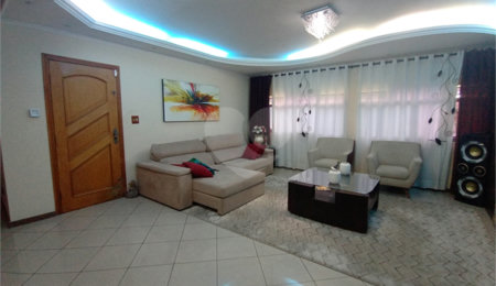 Sobrado à venda com 4 quartos, sendo 1 suíte,  em Tremembé, São Paulo, SP