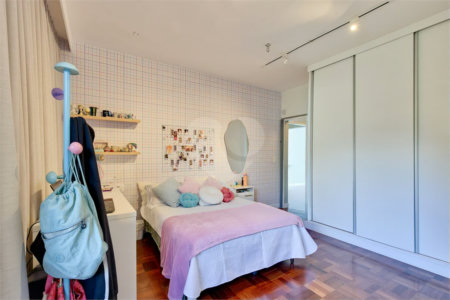 Casa à venda com 4 suítes em Granja Julieta, São Paulo, SP