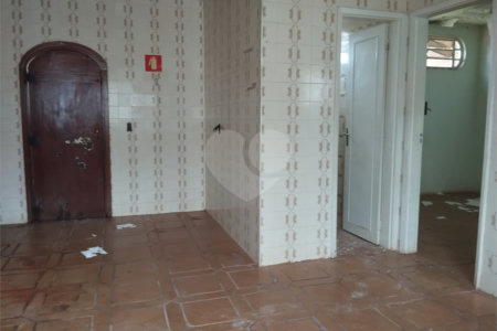Casa à venda com 5 quartos, sendo 3 suítes, em Vila Sedenho, Araraquara, SP