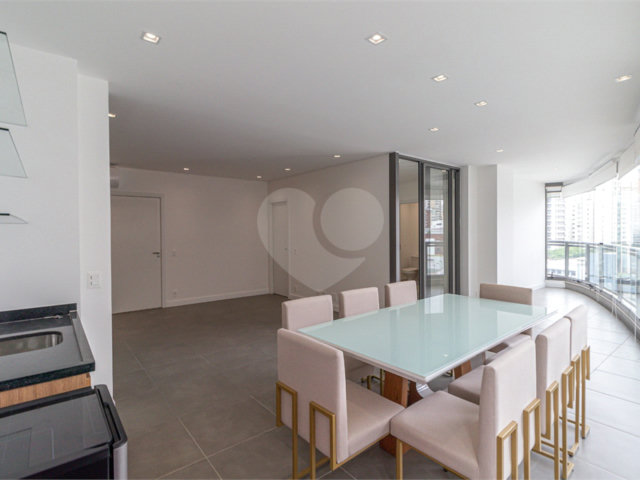 Apartamento para alugar com 2 suítes em Vila Olímpia, São Paulo, SP