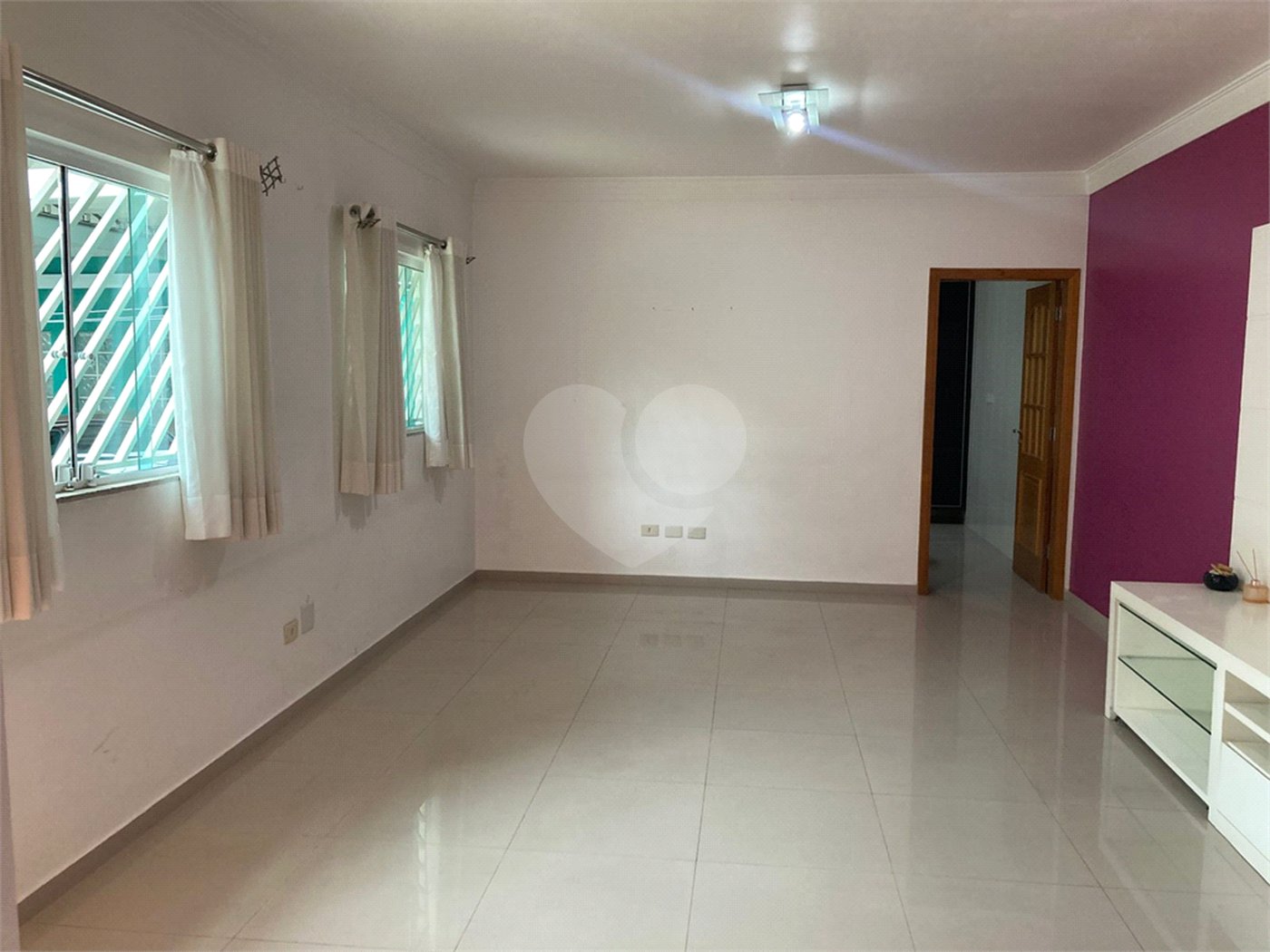 Sobrado à venda com 3 quartos, sendo 1 suíte, em Vila Constança, São Paulo, SP