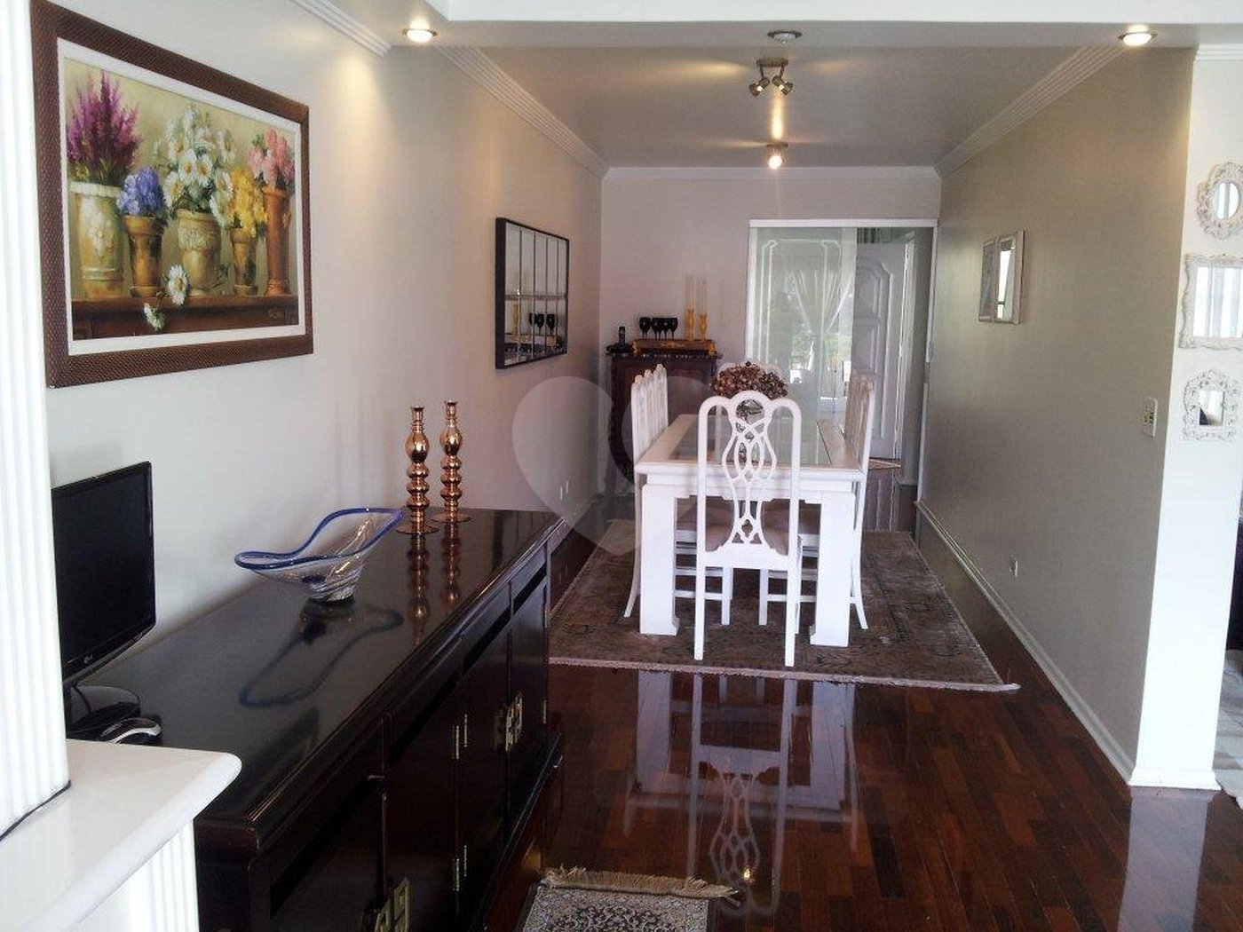 Casa à venda com 4 quartos, sendo 2 suítes, no condomínio Travessa Mário Antônio Correia,174, São Paulo - SP