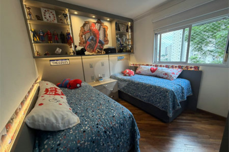 Apartamento à venda com 3 quartos, sendo 1 suíte,  em Vila Regente Feijó, São Paulo, SP
