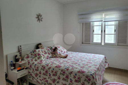 Casa Térrea à venda com 4 quartos, sendo 1 suíte,  em Vila Nova Socorro, Mogi das Cruzes, SP