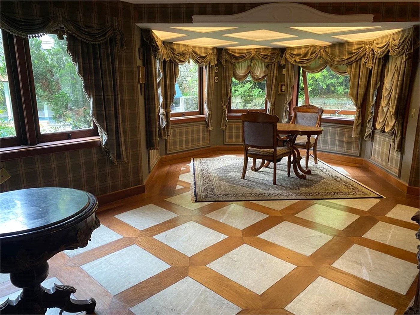 Casa à venda ou para alugar com 5 quartos, sendo 3 suítes, em Fazenda Morumbi, São Paulo, SP