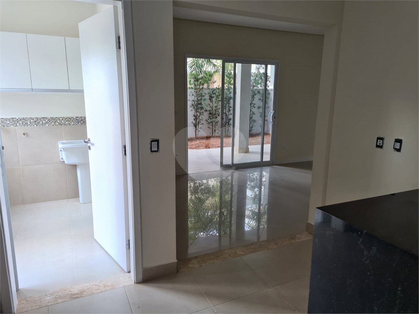 Casa à venda com 3 suítes no condomínio Reserva da Mata, Vinhedo - SP