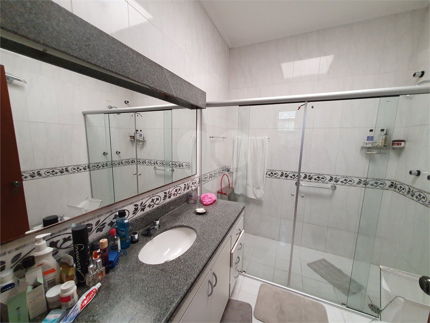 Sobrado à venda com 4 quartos, sendo 2 suítes, em Alto da Boa Vista, São Paulo, SP