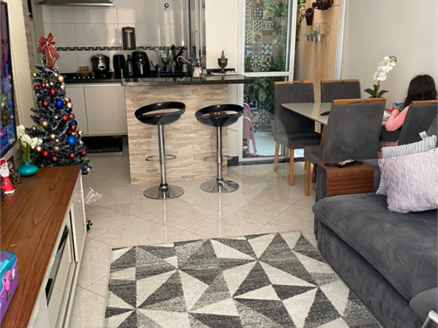 Casa à venda com 2 suítes no condomínio Real Iraci, São Paulo - SP