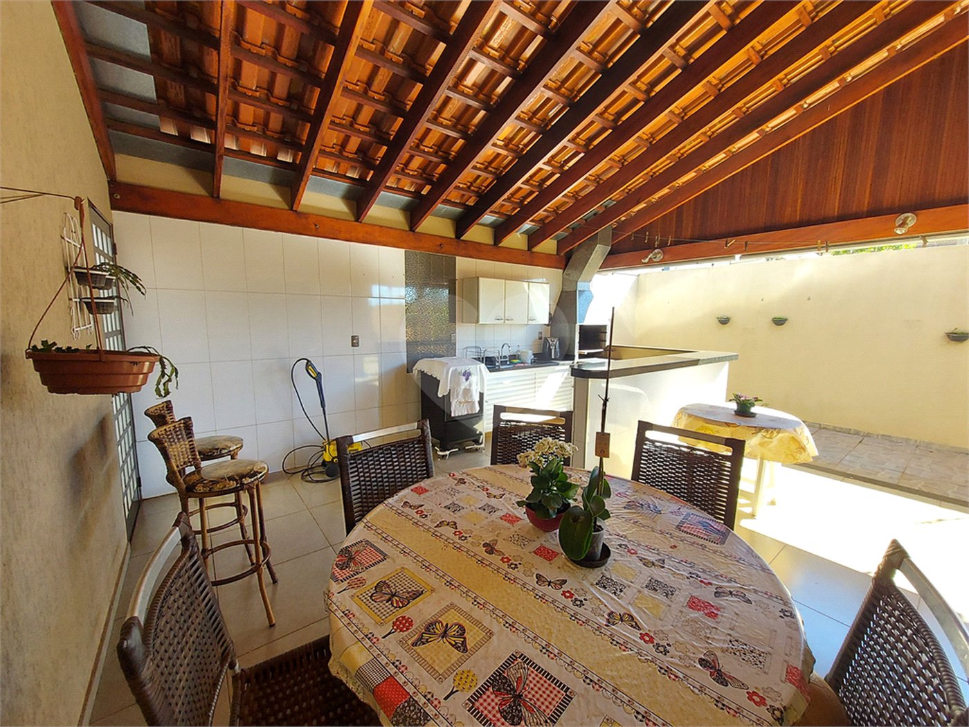 Casa à venda com 4 quartos, sendo 2 suítes, no condomínio Nascente do Jaraguá, Araraquara - SP