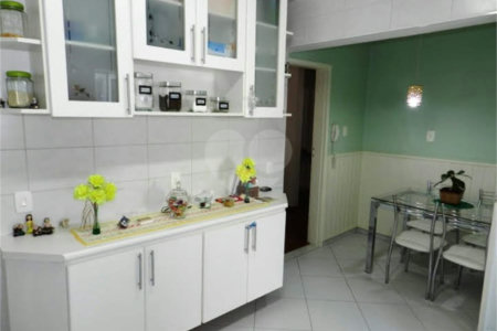 Apartamento à venda com 3 quartos, sendo 1 suíte, em Aclimação, São Paulo, SP
