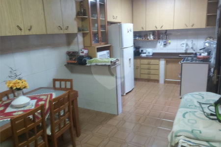 Casa de Vila à venda com 4 quartos, sendo 1 suíte, em Vila Medeiros, São Paulo, SP