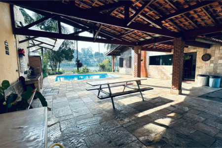Casa à venda com 8 quartos, sendo 4 suítes, em Eldorado, Diadema, SP