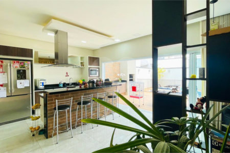 Casa à venda com 3 quartos, sendo 1 suíte, no condomínio Sun Lake, Sorocaba - SP