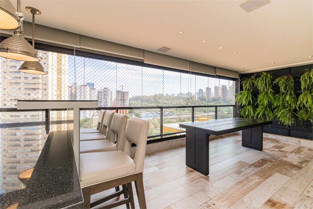 Apartamento à venda com 3 suítes em Granja Julieta, São Paulo, SP