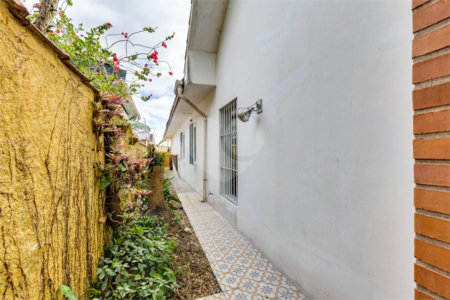 Casa Térrea à venda com 3 quartos, sendo 1 suíte, em Interlagos, São Paulo, SP