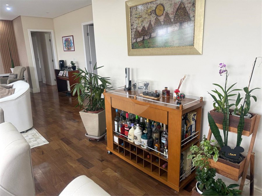 Apartamento à venda com 3 suítes em Vila Suzana, São Paulo, SP