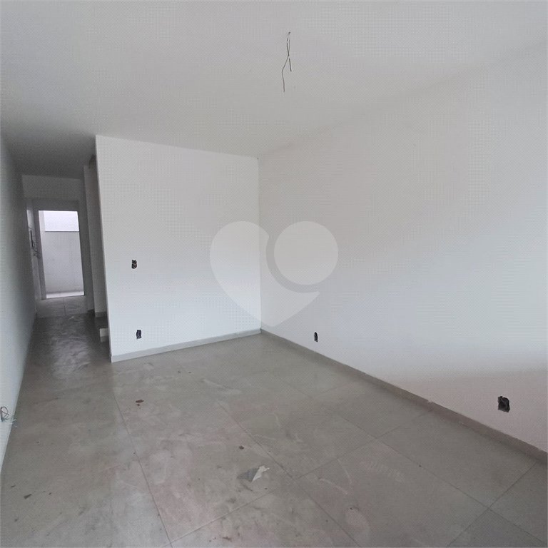 Casa à venda com 2 suítes no condomínio Residencial Marlene Correia, Rio de Janeiro - RJ