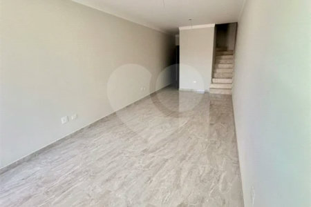 Sobrado à venda com 3 quartos, sendo 1 suíte, em Vila Mazzei, São Paulo, SP