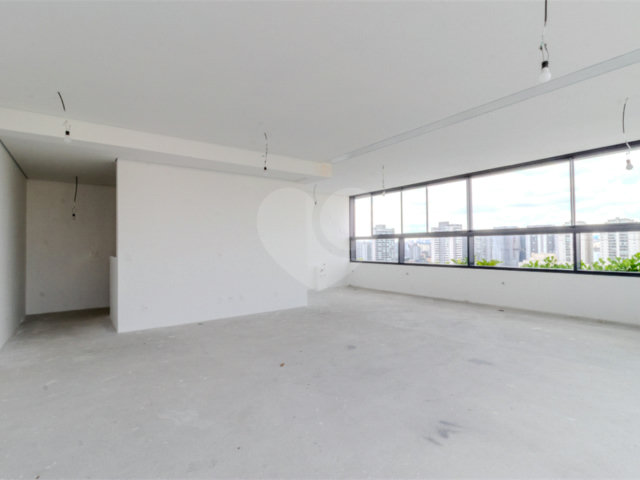 Apartamento à venda com 3 suítes em Campo Belo, São Paulo, SP