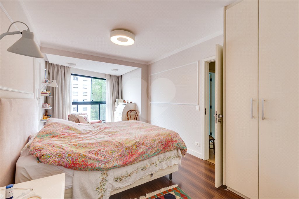 Apartamento à venda com 4 quartos, sendo 2 suítes, em Morumbi, São Paulo, SP