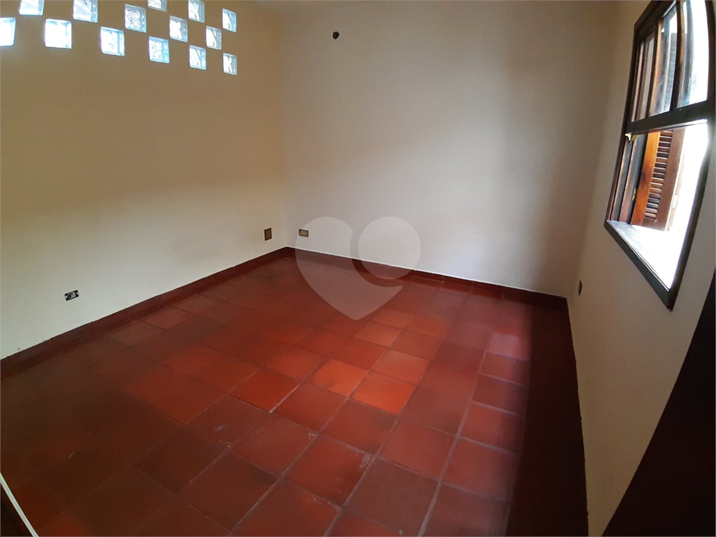 Sobrado à venda com 3 quartos, sendo 1 suíte, em Tremembé, São Paulo, SP