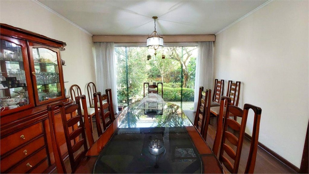 Casa à venda com 6 quartos, sendo 3 suítes, em Jardim Brasil (zona Sul), São Paulo, SP