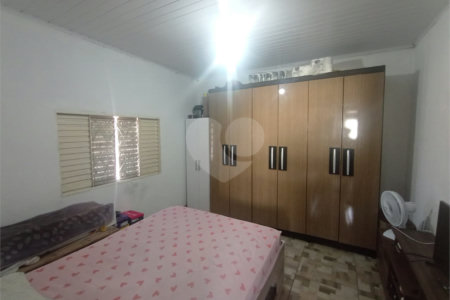 Casa à venda com 2 quartos em Vila Santana, Itapetininga, SP
