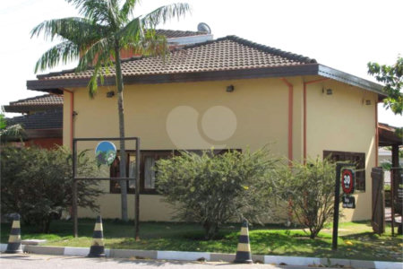 Casa à venda com 3 quartos, sendo 1 suíte, no condomínio Residencial Grape Village, Vinhedo - SP