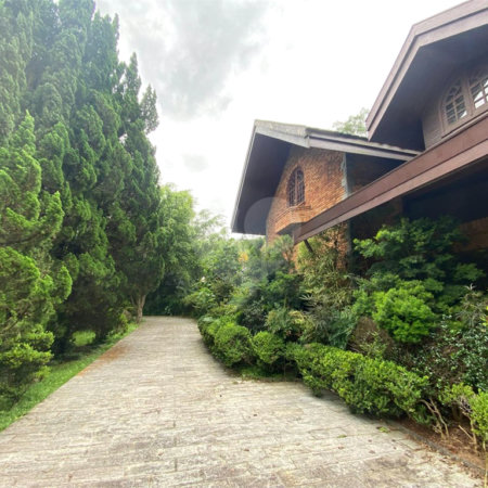 Casa à venda ou para alugar com 5 quartos, sendo 3 suítes,  em Fazenda Morumbi, São Paulo, SP