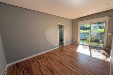 Casa alto padrão condomínio fechado em Atibaia com 4 suítes e ampla área de lazer, espaço gourmet, piscina, 6 vagas garagem