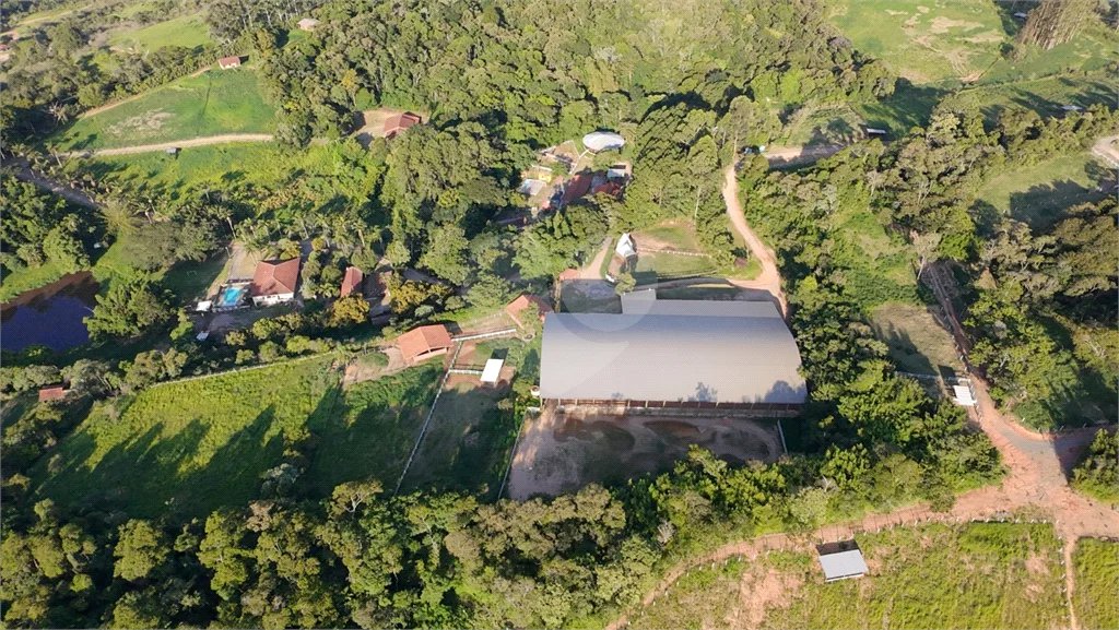 Sítio à venda com 3 suítes em Jardim Guaçu, São Roque, SP