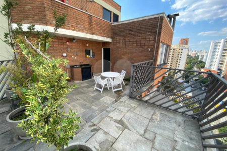 Apartamento à venda com 4 quartos, sendo 1 suíte, em Campo Belo, São Paulo, SP