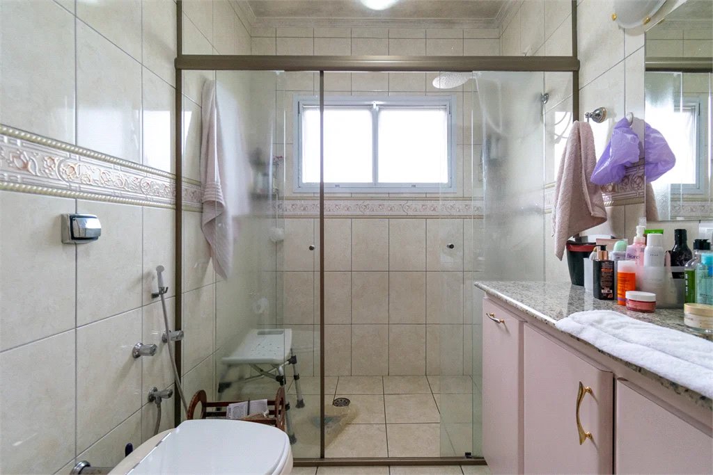 Casa à venda com 3 quartos, sendo 1 suíte,  em Vila Cordeiro, São Paulo, SP
