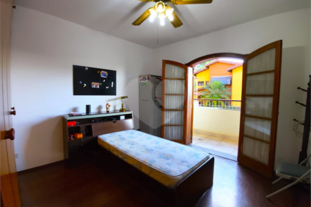 Casa à venda com 4 quartos, sendo 3 suítes,  no condomínio Village D'avignon, Sorocaba - SP