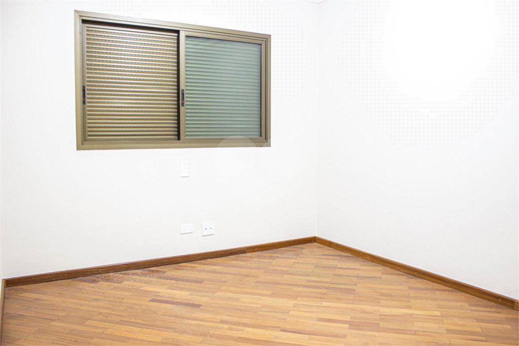 Apartamento à venda com 3 suítes em Jardim Londrina, São Paulo, SP