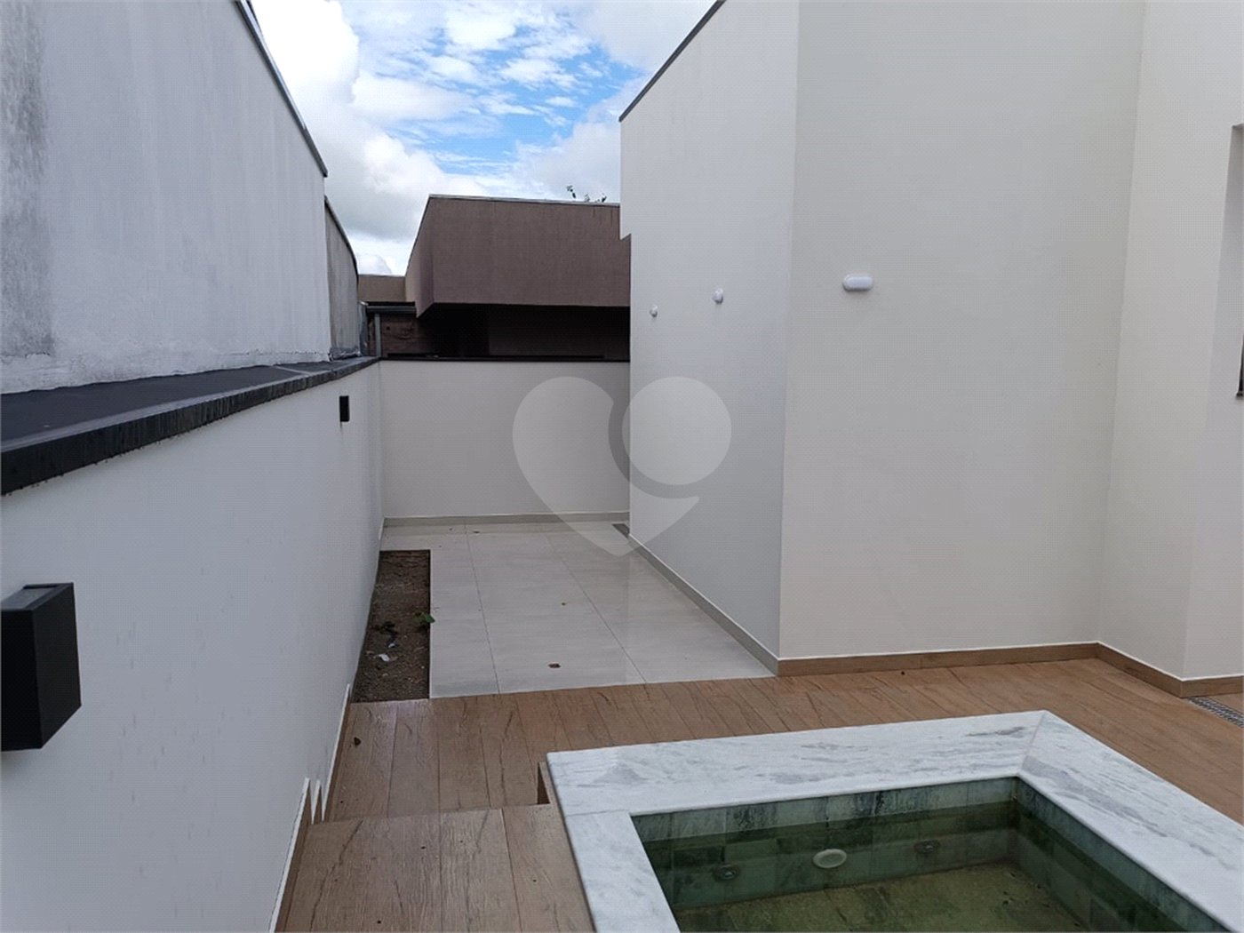 Casa à venda com 3 suítes no condomínio Lagos D Icaraí, Salto - SP