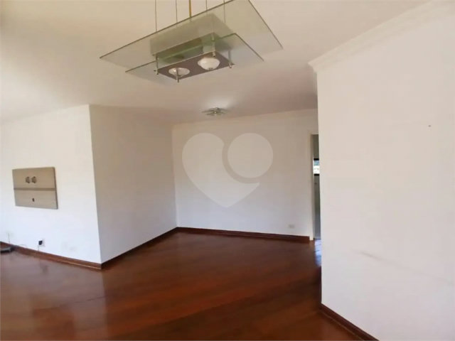 Apartamento à venda com 3 quartos, sendo 1 suíte,  em Jardim Sul, São Paulo, SP