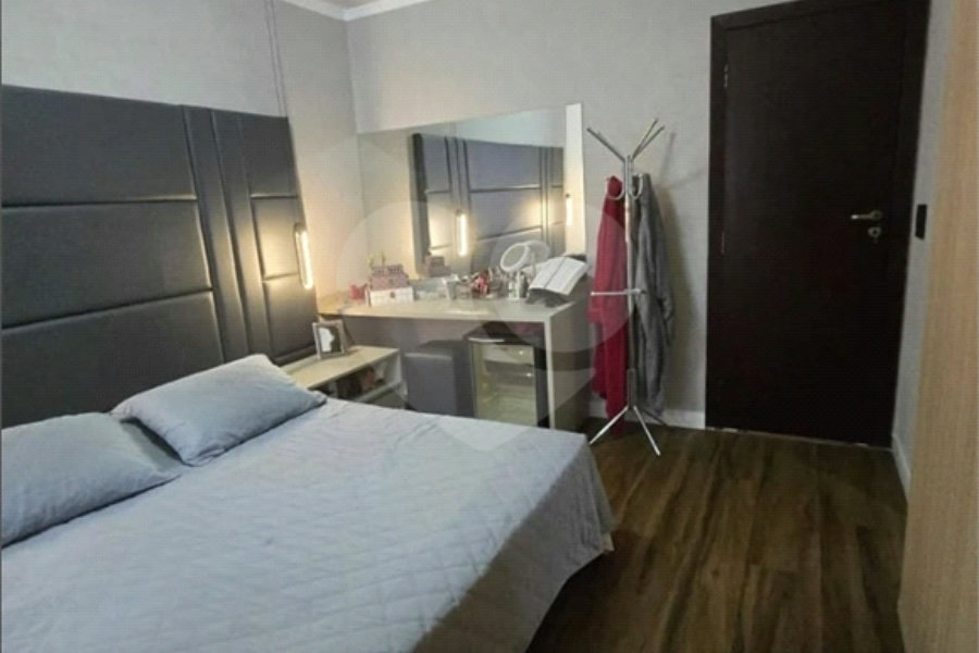 Casa à venda com 4 quartos, sendo 2 suítes, no condomínio Bosque dos Pássaros, São Paulo - SP