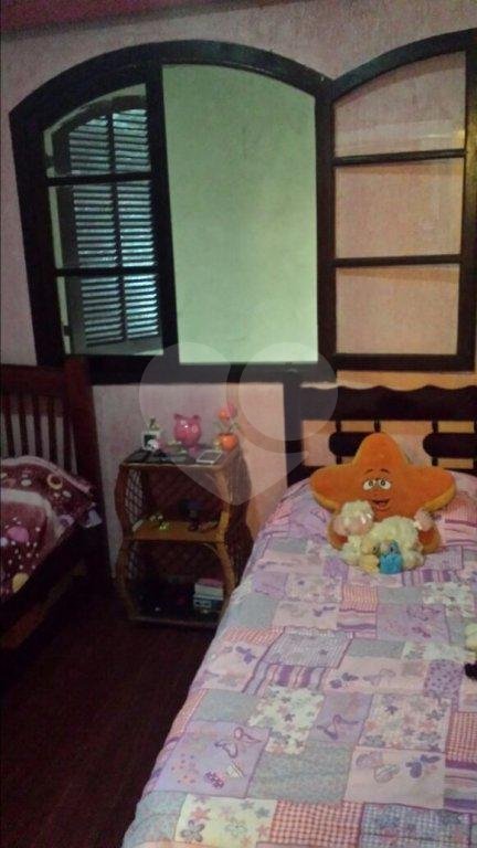 Casa à venda com 3 quartos, sendo 1 suíte, no condomínio Jardim das Pedras, São Paulo - SP