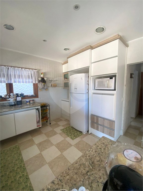 Casa à venda com 5 quartos, sendo 4 suítes, no condomínio Lago do Imperador, Mairiporã - SP