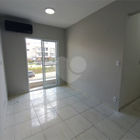 Apartamento à venda com 2 quartos, sendo 1 suíte,  em Bairro do Cambará, São Roque, SP