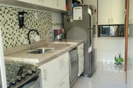 Casa à venda com 3 quartos, sendo 1 suíte, no condomínio Terrara, São Paulo - SP