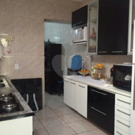 Sobrado à venda ou para alugar com 3 suítes em Santa Teresinha, São Paulo, SP