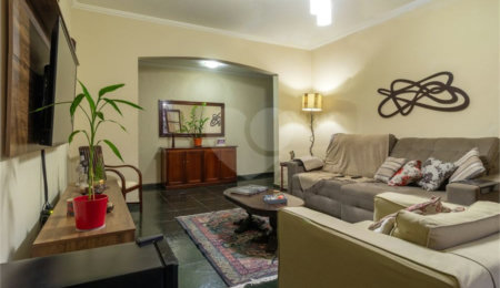 Casa à venda com 3 suítes em Santana, São Paulo, SP