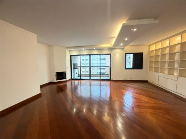 Apartamento à venda com 3 suítes em Morumbi, São Paulo, SP